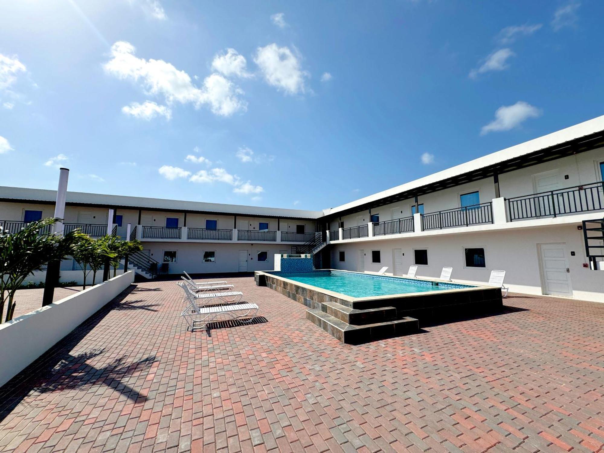 Bon Bini Suites Oranjestad Exterior foto